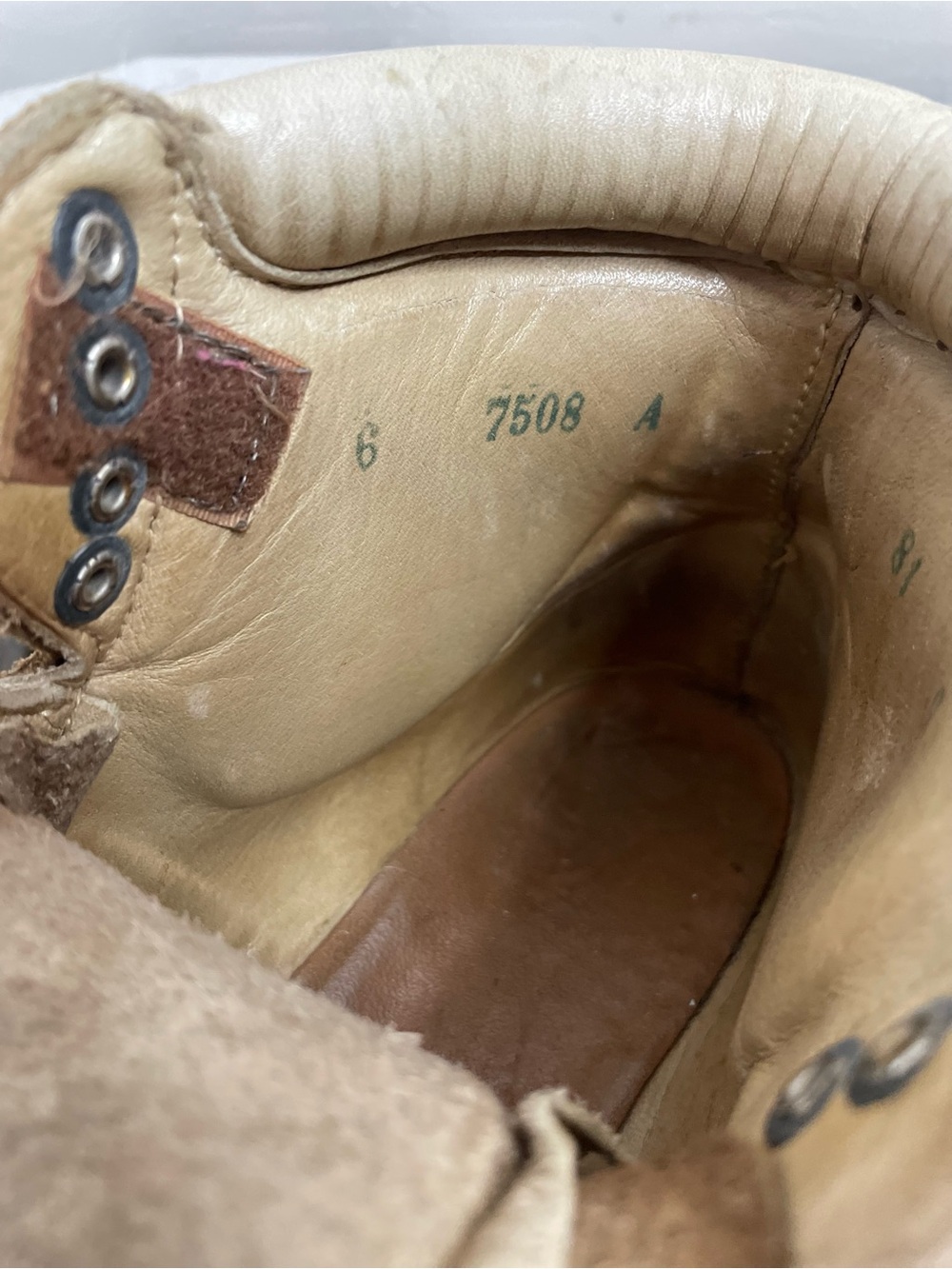 Vintage Vasque Brown Leather Mountaineering Hiking Boots - Vibram Sole - Picture 9 of 13